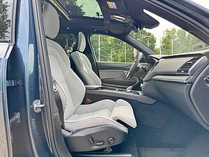 Volvo  T8 Recharge AWD PLUS DARK-7Sitzer-H/K-Pano-