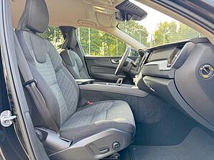 Volvo  B4 D Geartronic CORE- BLIS- Pilot- Voll-LED