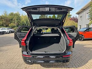 Volvo  B4 D Geartronic CORE- BLIS- Pilot- Voll-LED