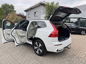 Volvo  T6 AWD PLUS DARK - AHK - 360 - Pano - Sthzg