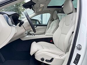 Volvo  T6 AWD PLUS DARK - AHK - 360 - Pano - Sthzg