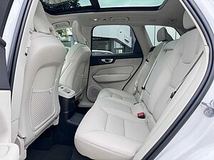 Volvo  T6 AWD PLUS DARK - AHK - 360 - Pano - Sthzg