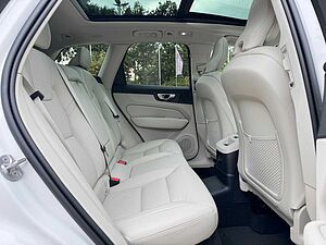 Volvo  T6 AWD PLUS DARK - AHK - 360 - Pano - Sthzg