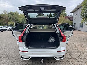 Volvo  T6 AWD PLUS DARK - AHK - 360 - Pano - Sthzg