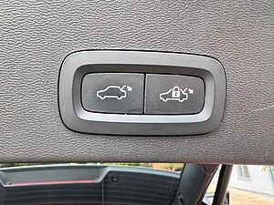 Volvo  Recharge Single Motor PLUS - AHK - Sthzg -