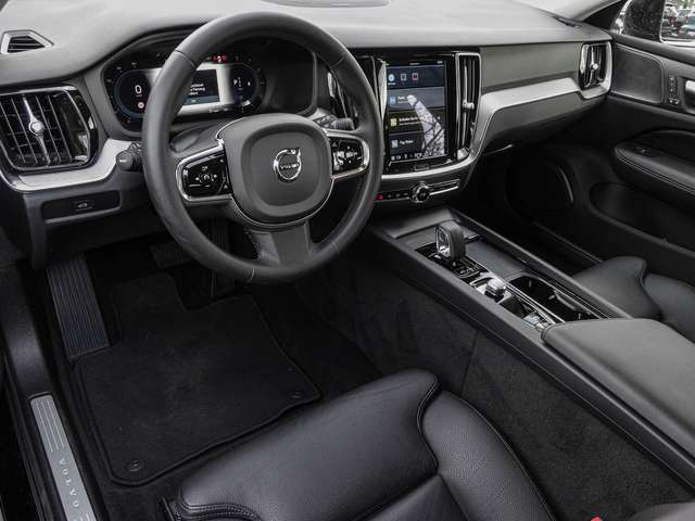 Volvo  B4 AWD Plus LED