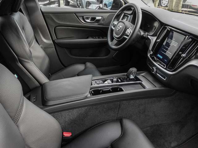 Volvo  B4 AWD Plus Sthz. LED