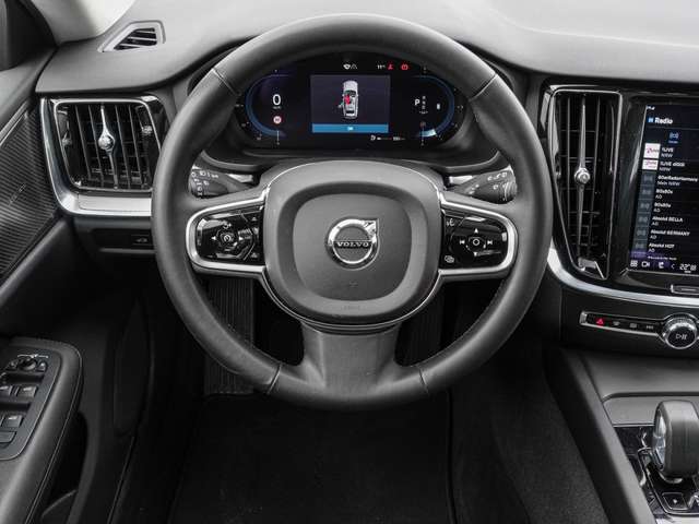 Volvo  B4 AWD Plus Pano Sthz ,360Grad