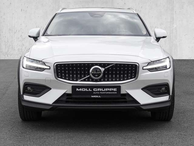 Volvo  B4 AWD Plus Pano Sthz ,360Grad