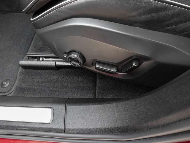 Volvo  R Design T8 Twin Engine AWD