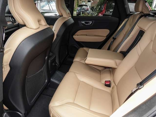 Volvo  T8 Twin Engine AWD R Design Pano Sthz. AHK