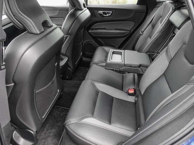 Volvo  B5 AWD R-Design AHK LED
