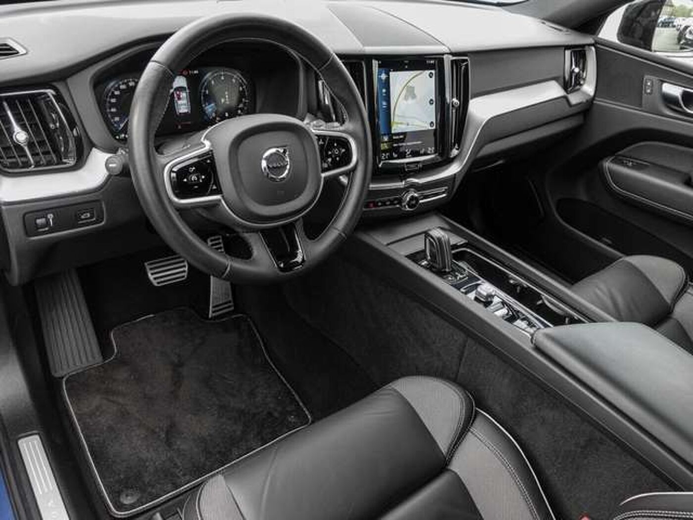 Volvo  B5 AWD R-Design AHK LED