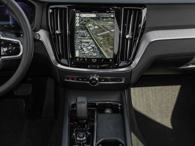 Volvo  B4 AWD Plus ACC LED