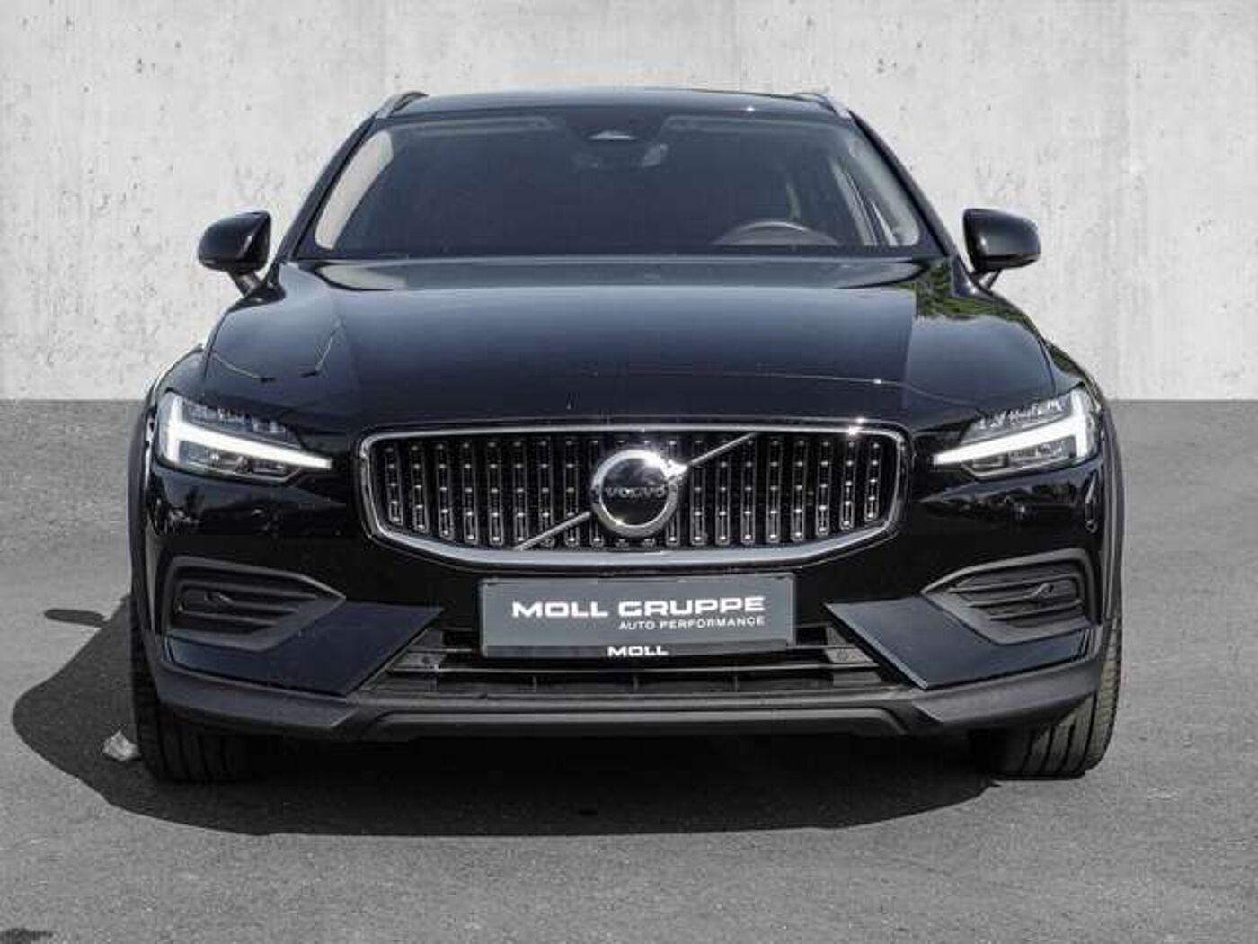 Volvo  B4 AWD Plus ACC LED