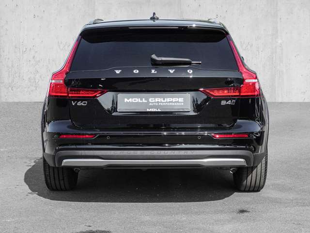 Volvo  B4 AWD Plus ACC LED