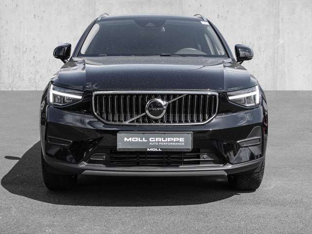 Volvo  T4 2WD Essential Plug-In LED