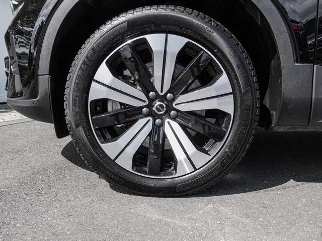 Volvo  T4 2WD Essential Plug-In LED