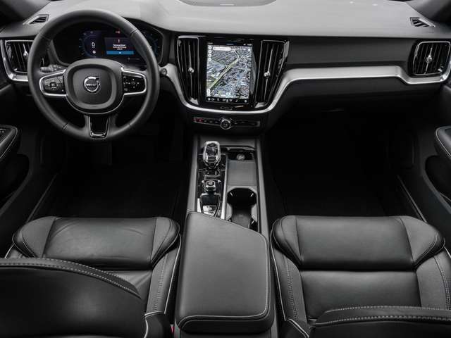 Volvo  B4 AWD Plus ACC Harman/Kardon