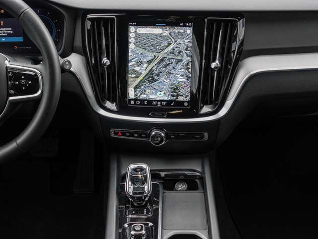 Volvo  B4 AWD Plus ACC Harman/Kardon
