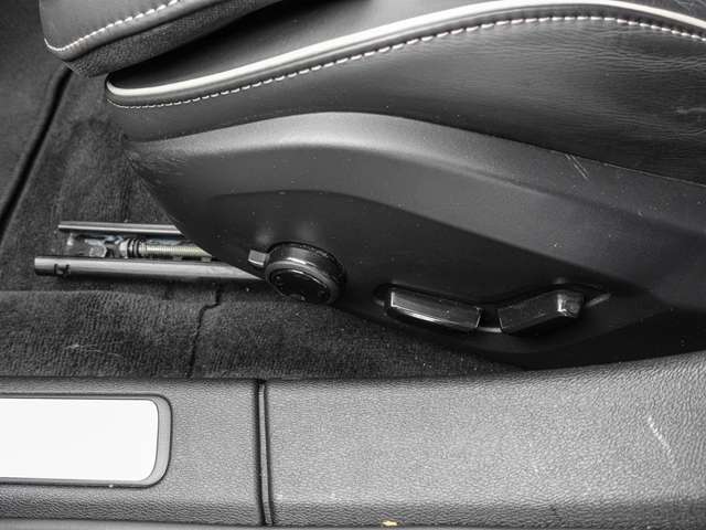 Volvo  B4 AWD Plus ACC Harman/Kardon