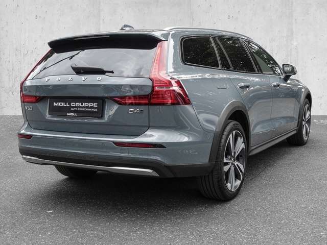 Volvo  B4 AWD Plus ACC Harman/Kardon