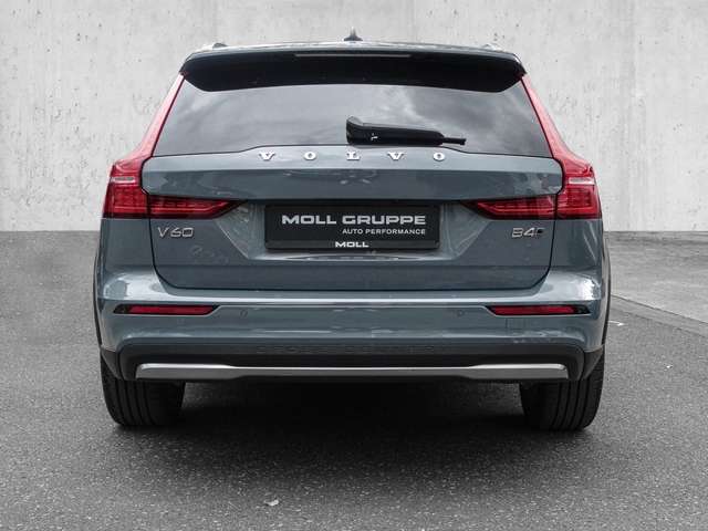Volvo  B4 AWD Plus ACC Harman/Kardon