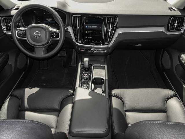 Volvo  B4 AWD Plus Kamera LED