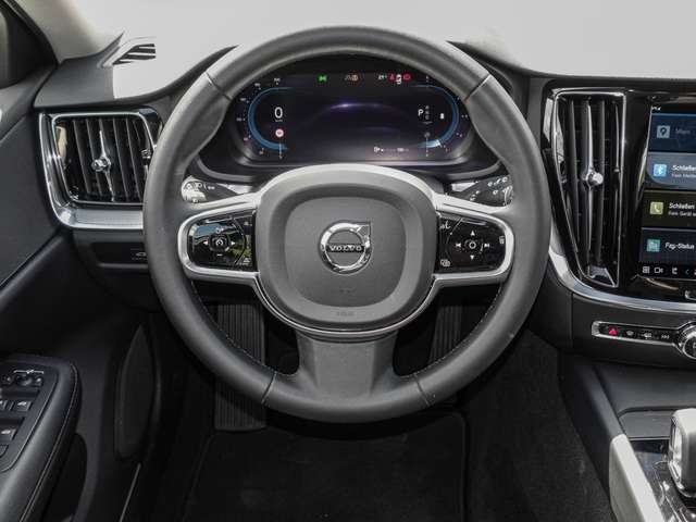Volvo  B4 AWD Plus Kamera LED