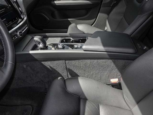 Volvo  B4 AWD Plus Kamera LED
