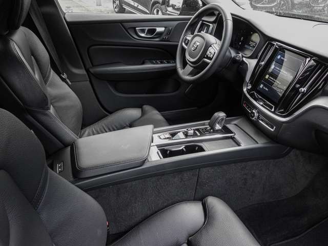 Volvo  B4 AWD Plus Kamera LED