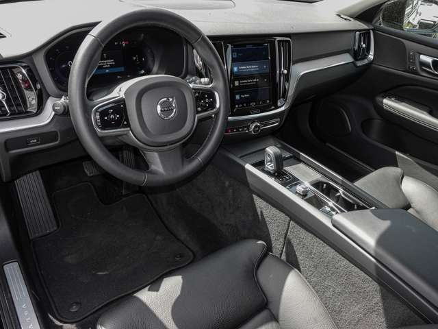Volvo  B4 AWD Plus Kamera LED