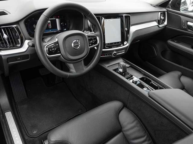 Volvo  B4 AWD Plus 'Pano LED