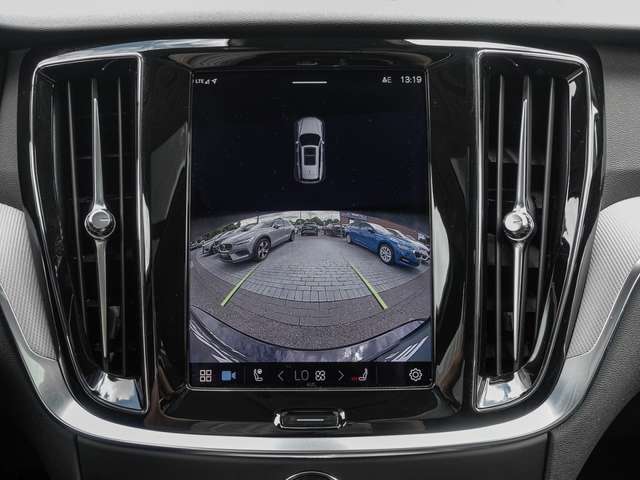 Volvo  B4 AWD Plus 'Pano LED
