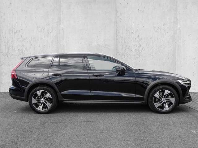 Volvo  B4 AWD Plus 'Pano LED