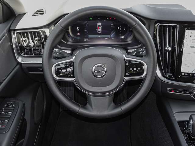 Volvo  B4 AWD Plus LED 4xShz