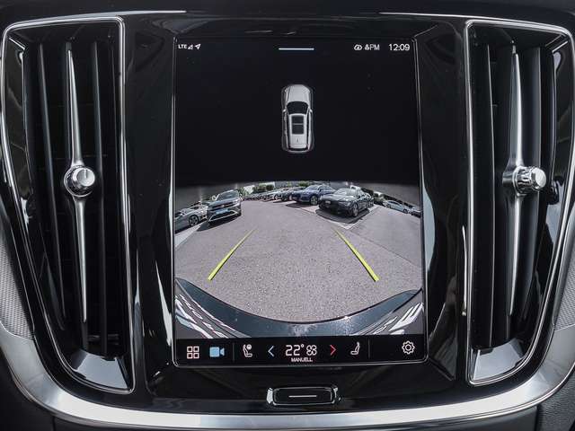 Volvo  B4 AWD Plus LED 4xShz