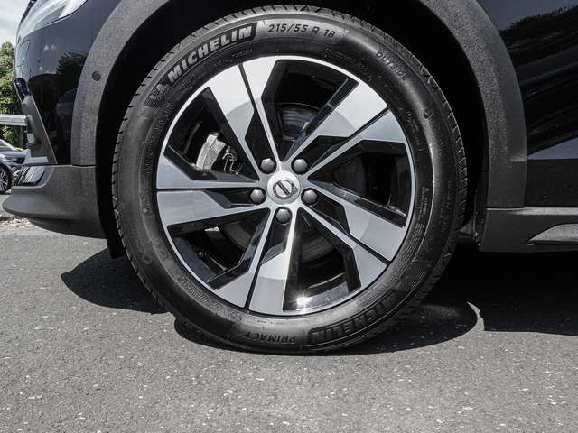 Volvo  B4 AWD Plus LED 4xShz