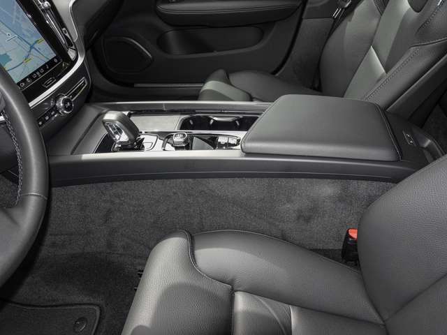 Volvo  B4 AWD Plus LED 360Grad