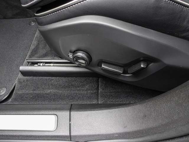 Volvo  T6 Twin Engine AWD R Design Plug