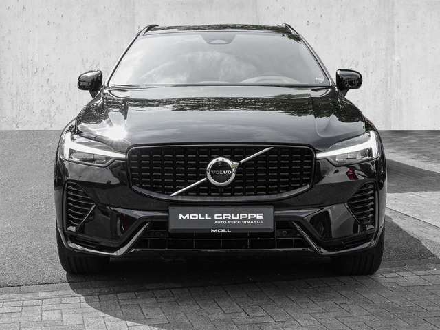Volvo  B4 2WD Plus Dark EL. HECK Pano LED