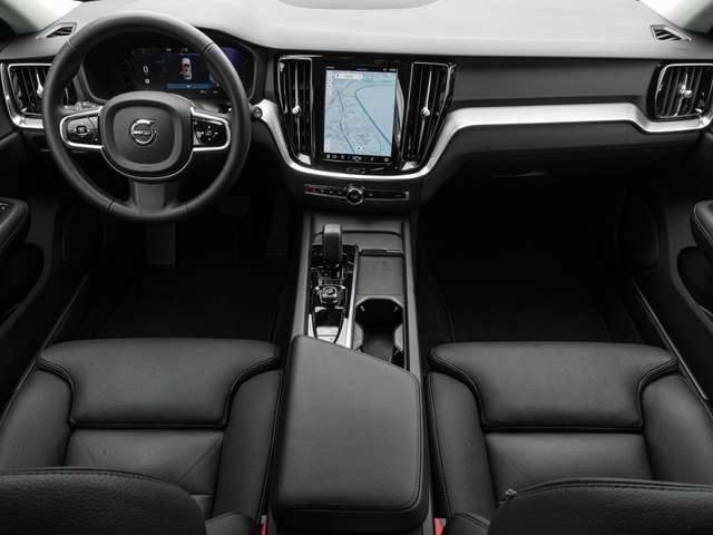 Volvo  B4 (Diesel) AWD Plus LED Kamera