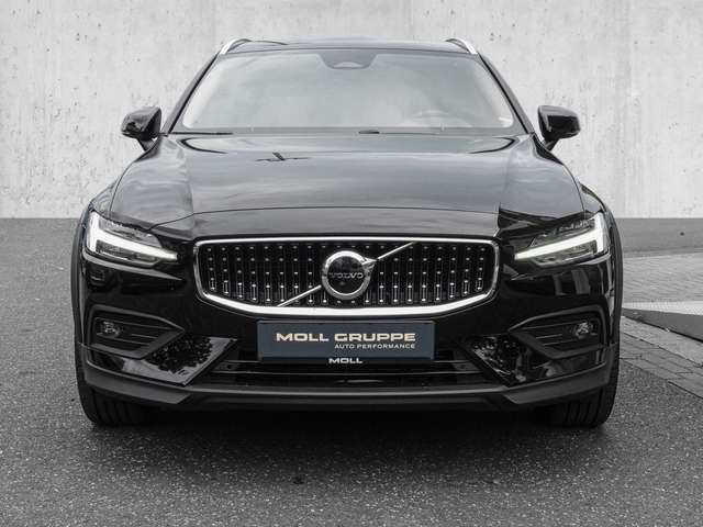 Volvo  B4 (Diesel) AWD Plus LED Kamera