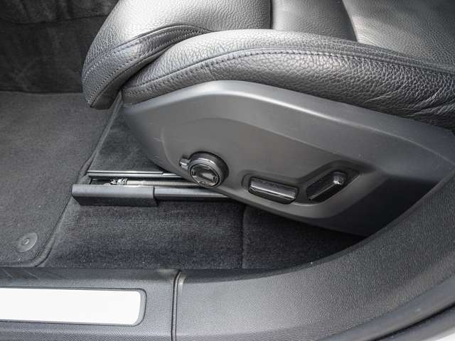 Volvo  T8 Twin Engine AWD R Design Plug-In