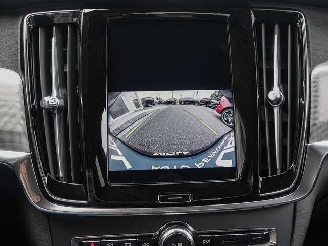 Volvo  T8 Twin Engine AWD Core MATRIX ACC AUT FLA