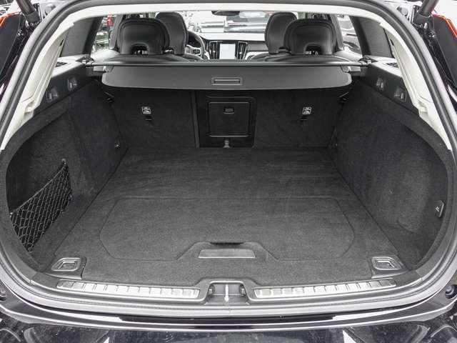 Volvo  B4 AWD Plus LED Kamera