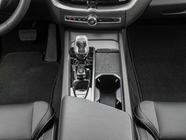 Volvo  T8 Twin Engine AWD R Design Plug-In