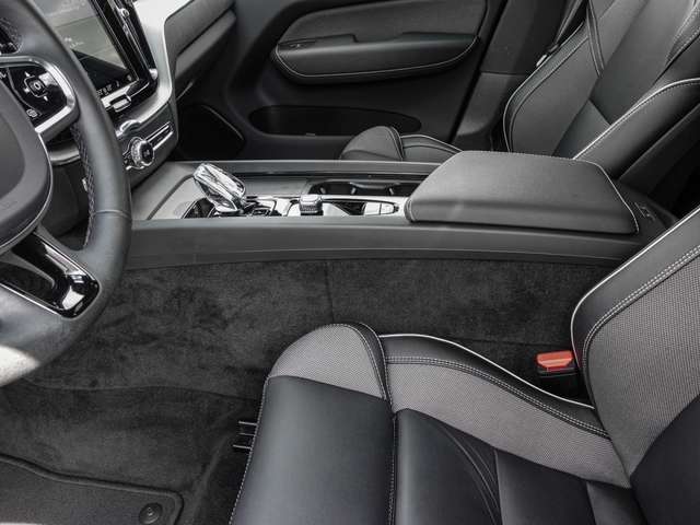 Volvo  T8 Twin Engine AWD R Design Plug-In