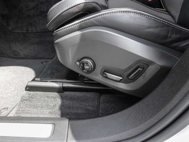 Volvo  T8 Twin Engine AWD R Design Plug-In