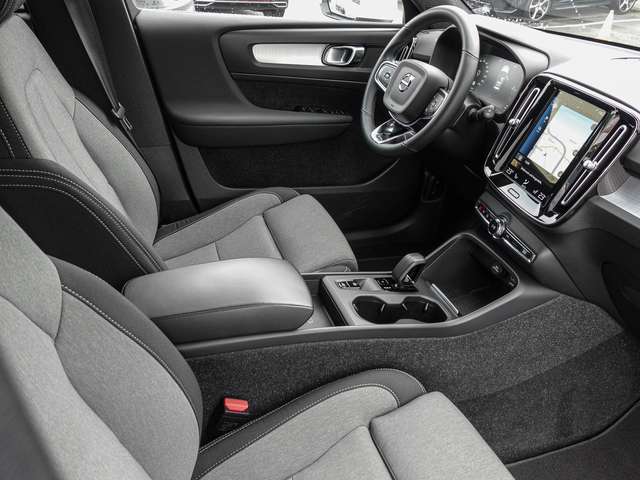 Volvo  T4 2WD Core Plug-In Recharge AHK LED 360Grad